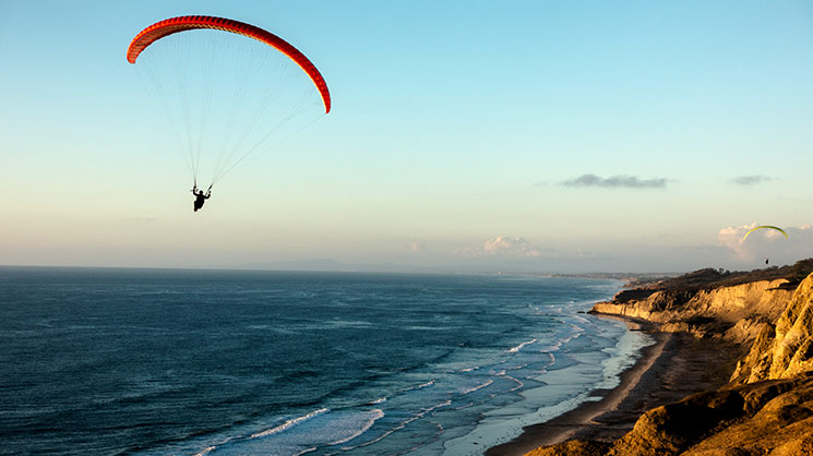 Hang glider over Torrey Pines golf course