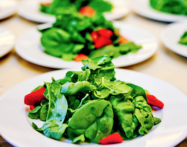Fresh spinach and strawberry salad