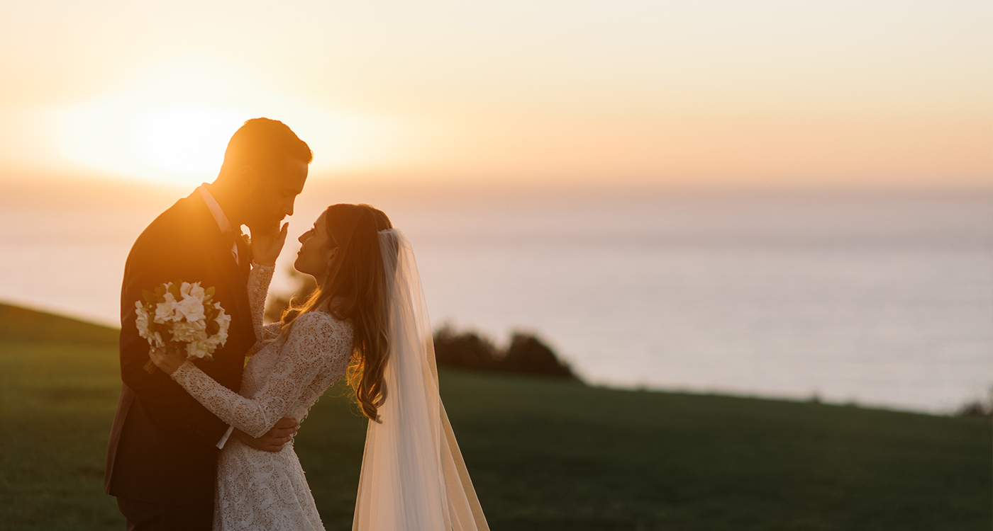 A Timeless Wedding at The Lodge at Torrey Pines in La Jolla, image size:1400x750